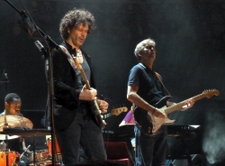 Doyle Bramhall & Eric Clapton RAH 18 May 2013